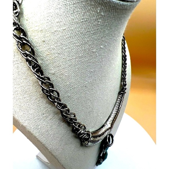 Vintage Silver-Tone Chain Necklace With Chevron Pendant And Green Acrylic Gemsto - Picture 9 of 11